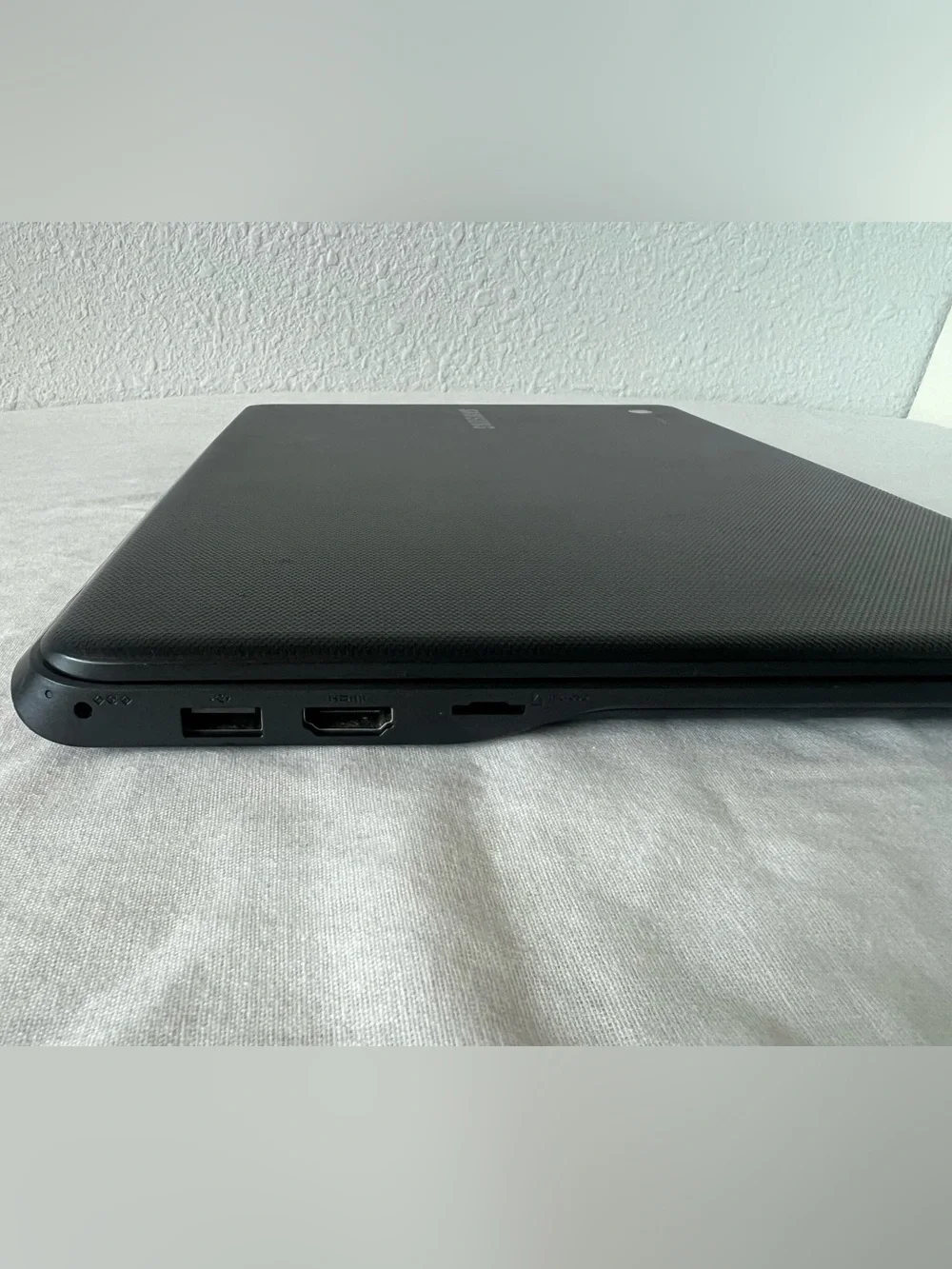 Samsung Chromebook 3 Laptop ChromeOS Lightweight Basic